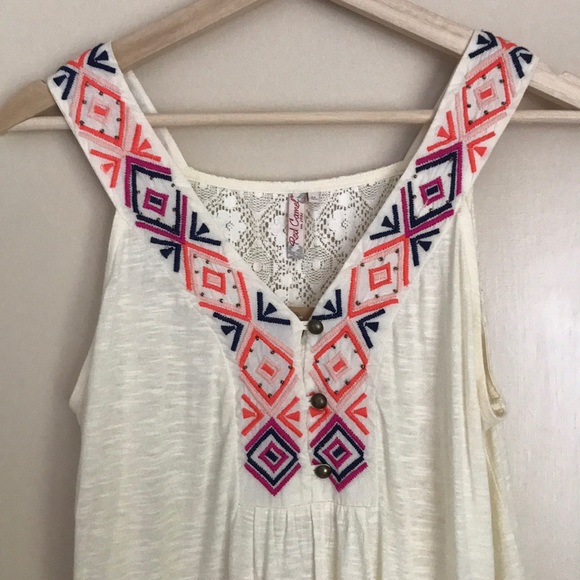 NWT Red Camel tank top with embroidered neckline - Picture 2 of 12